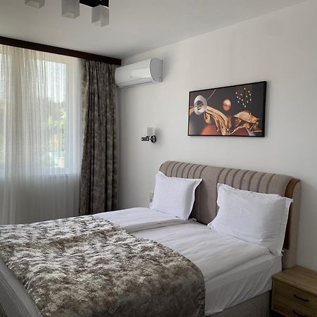 Hotel Elit Kirkovo  Ngoại thất bức ảnh