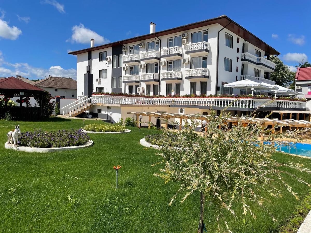 Hotel Elit Kirkovo  Ngoại thất bức ảnh