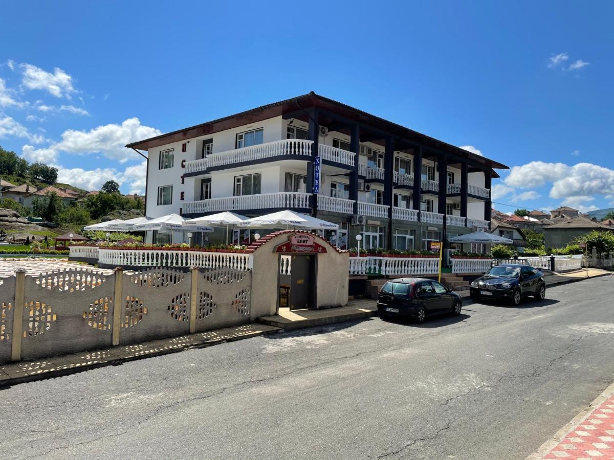 Hotel Elit Kirkovo  Ngoại thất bức ảnh
