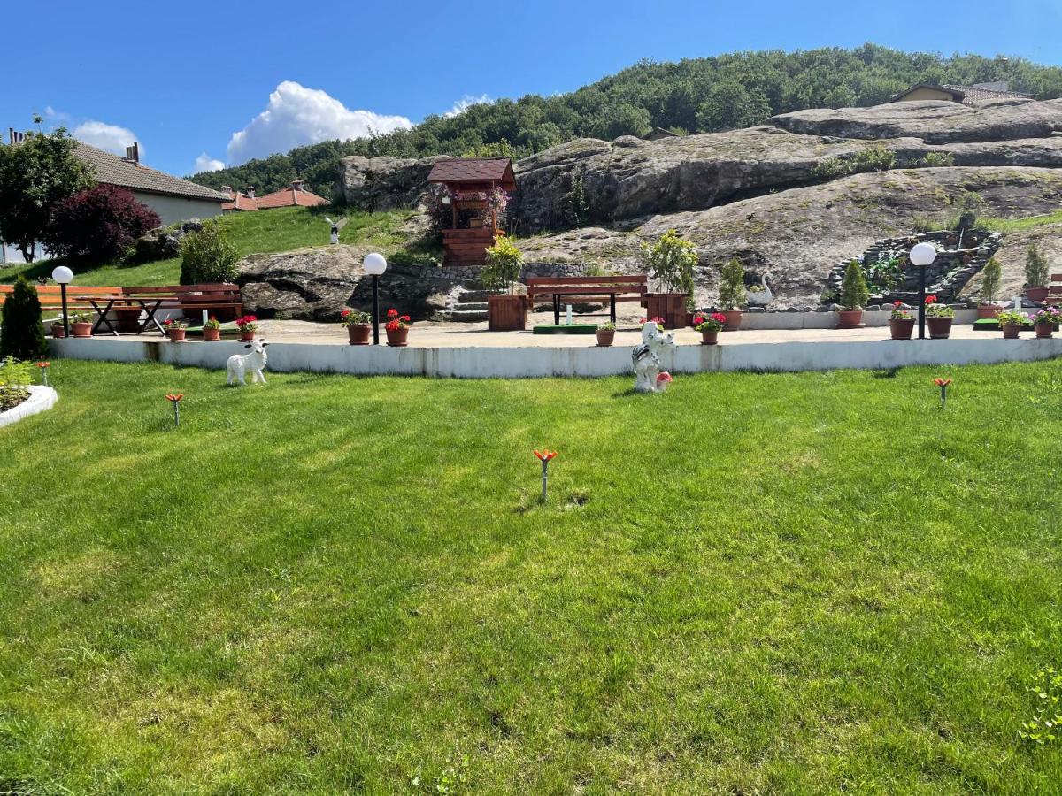 Hotel Elit Kirkovo  Ngoại thất bức ảnh
