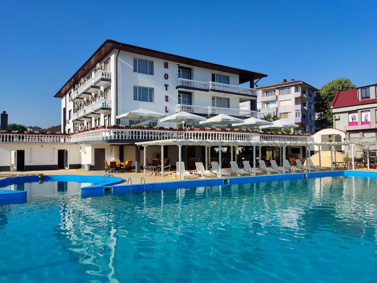 Hotel Elit Kirkovo  Ngoại thất bức ảnh