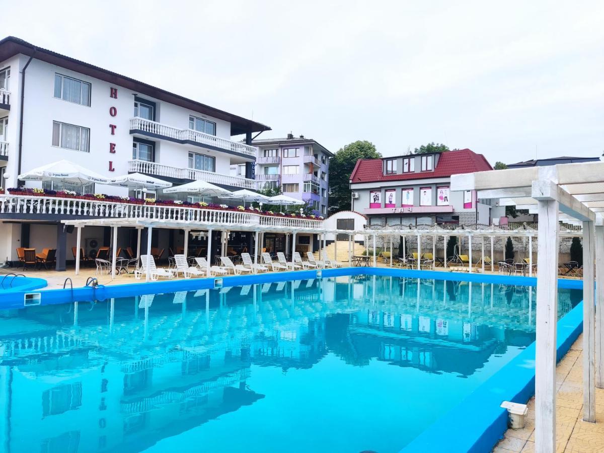 Hotel Elit Kirkovo  Ngoại thất bức ảnh