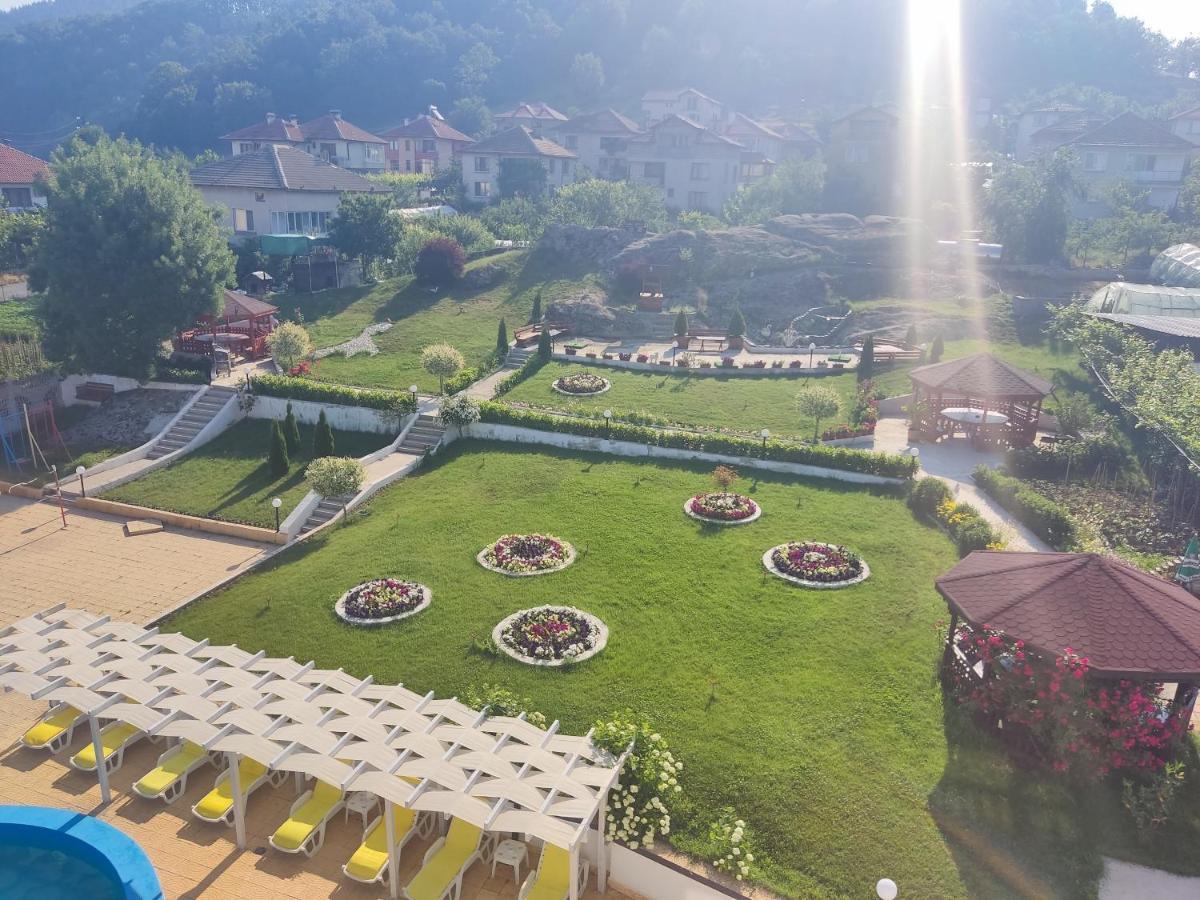 Hotel Elit Kirkovo  Ngoại thất bức ảnh