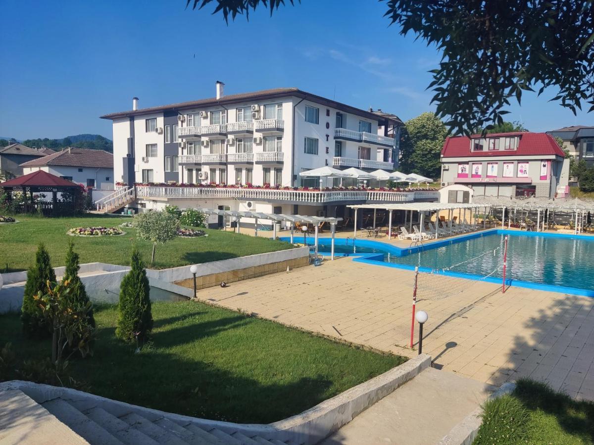 Hotel Elit Kirkovo  Ngoại thất bức ảnh
