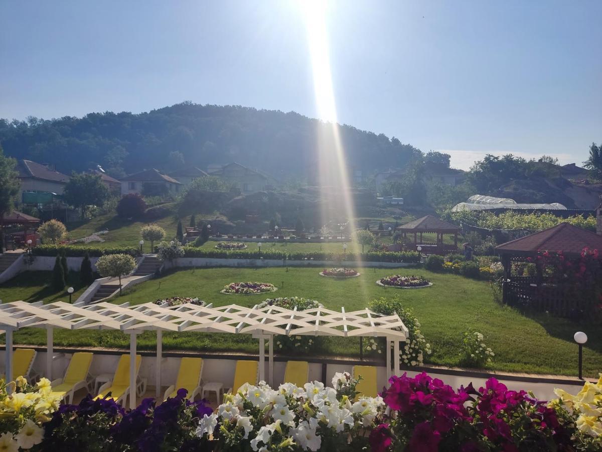 Hotel Elit Kirkovo  Ngoại thất bức ảnh