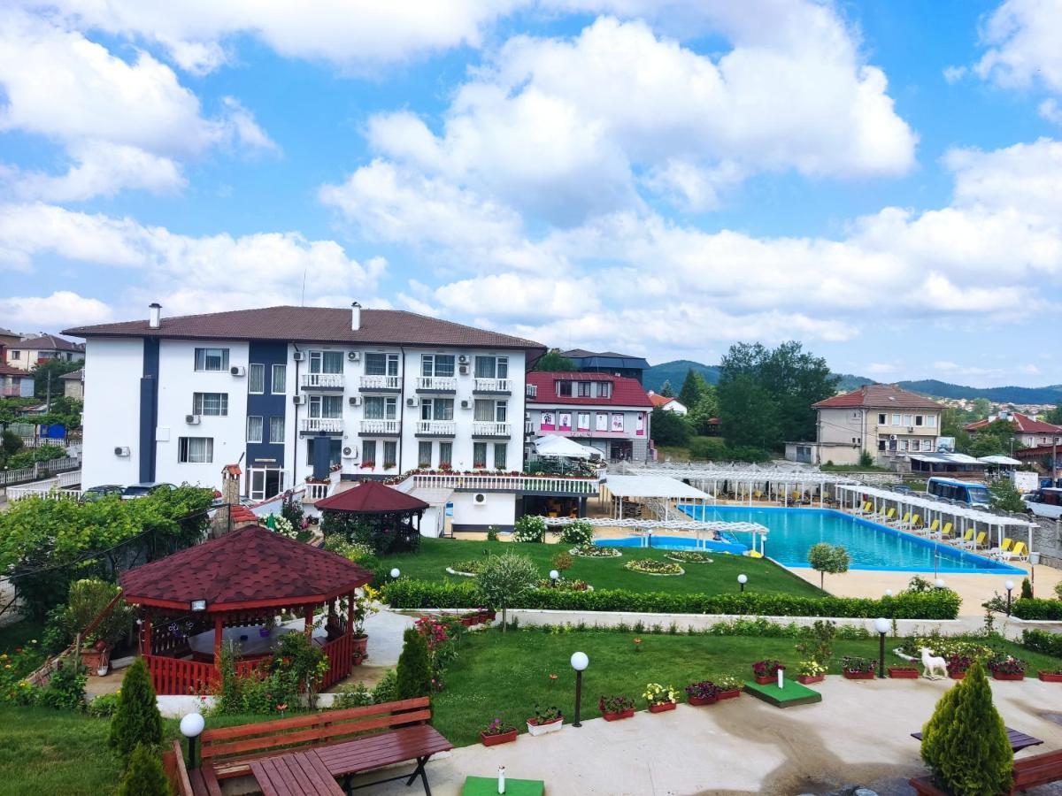 Hotel Elit Kirkovo  Ngoại thất bức ảnh