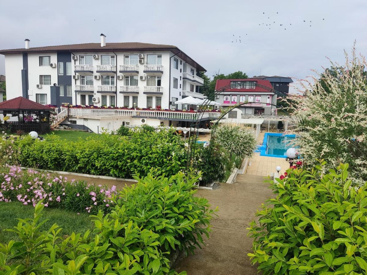 Hotel Elit Kirkovo  Ngoại thất bức ảnh