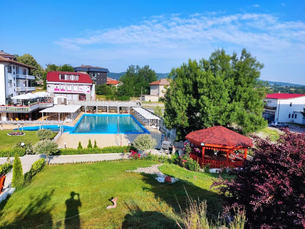 Hotel Elit Kirkovo  Ngoại thất bức ảnh