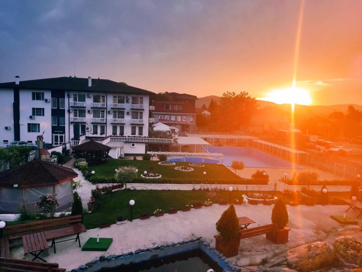 Hotel Elit Kirkovo  Ngoại thất bức ảnh